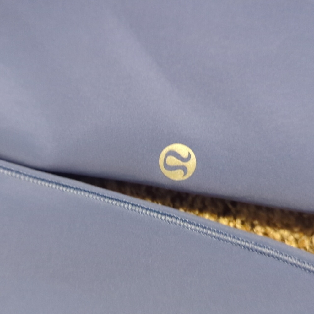 Lululemon AirWrap Pullover Hoodie - Picture 5 of 6